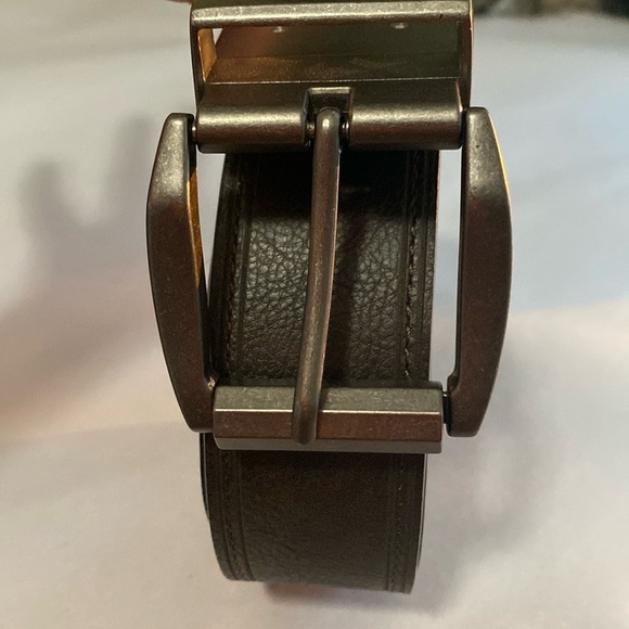 Levi's Black Belt Men’s Metal Buckle Synthetic Leather 1.5" pool Size L 38-40 - Picture 1 of 5